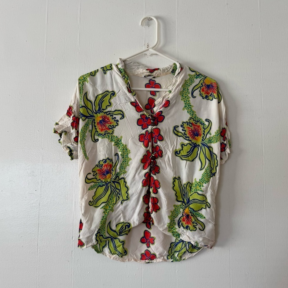 Vintage Women’s Hawaiian Button Up Crop Top